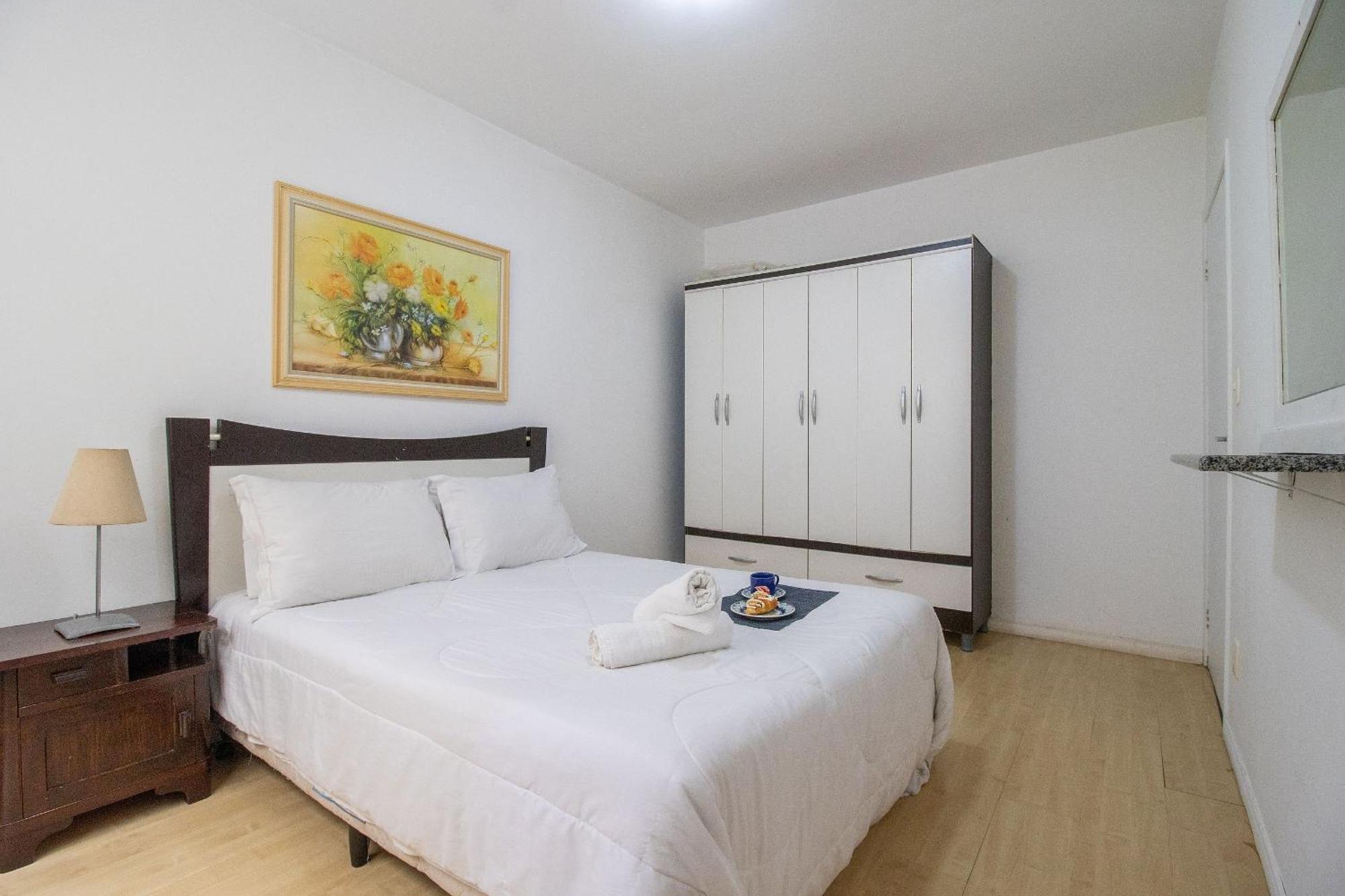 Apartment Acc43b - 1 Dorm Climatizado, Quadra Mar, Garagem *