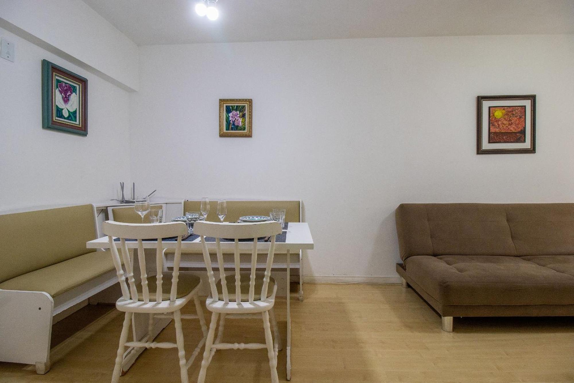 Acc43b - 1 Dorm Climatizado, Quadra Mar, Garagem Apartment
